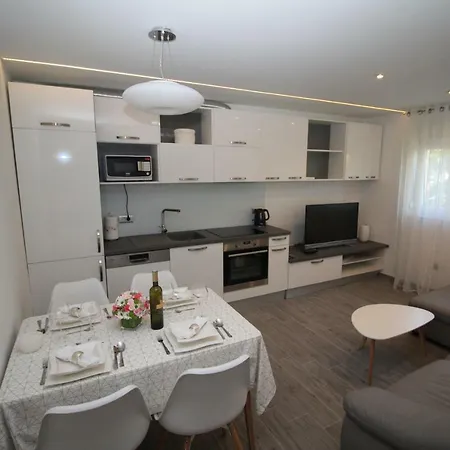 Central Beach Apartment Lägenhet Split