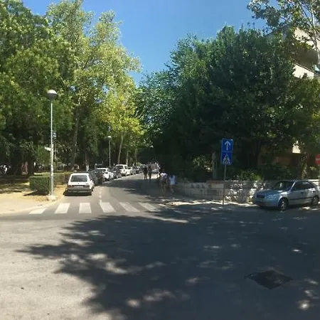 דירה Central Beach Apartment *