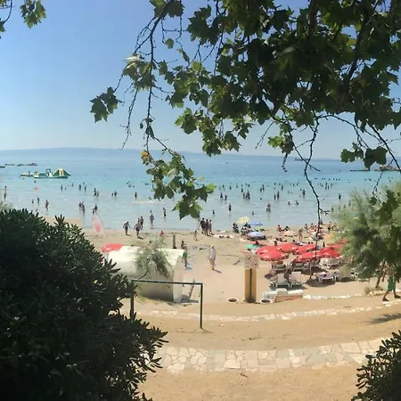 Central Beach Apartment ספליט