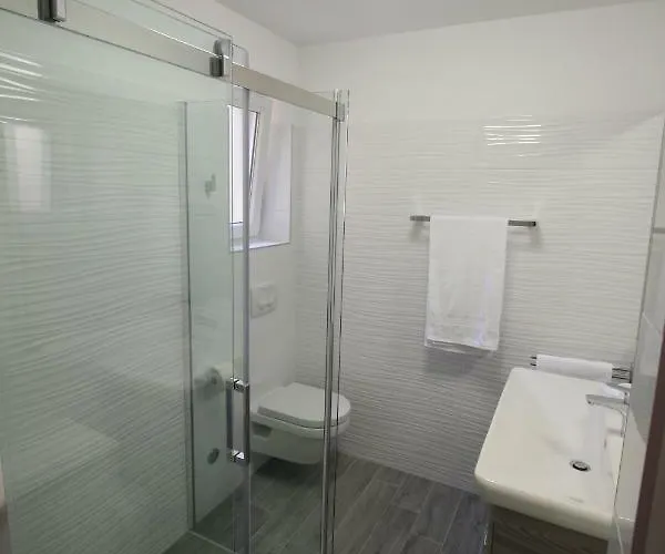 Central Beach Apartment *