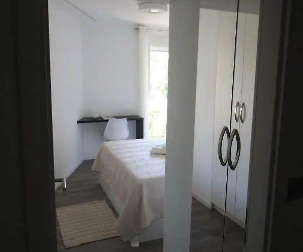 Central Beach Apartment *