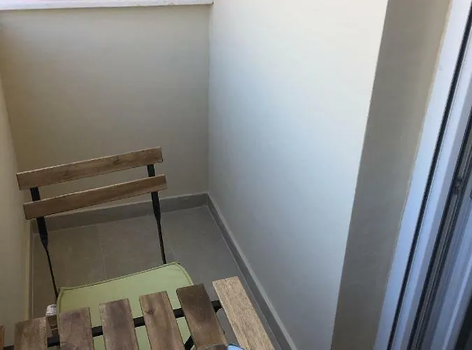 Central Beach Apartment *